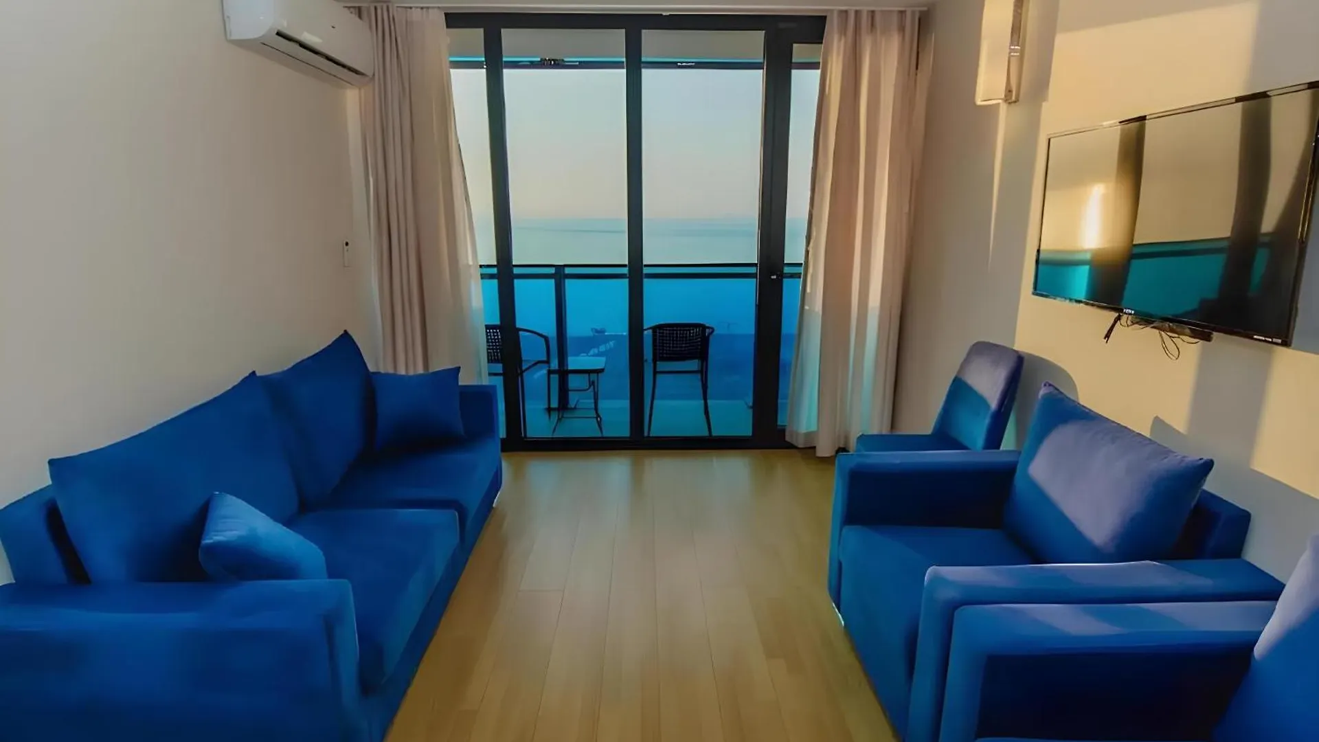 באטומי Orbi City Luxury Aparthotel 5*,  גאורגיה